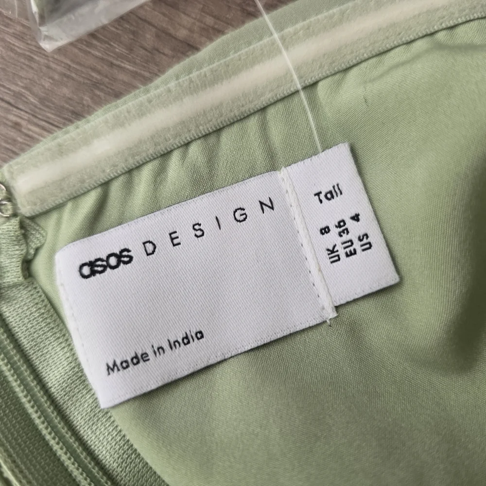 ASOS DESIGN Tall ruched bodice halter tiered maxi dress Sage green Wedding Y2K - Picture 13 of 13